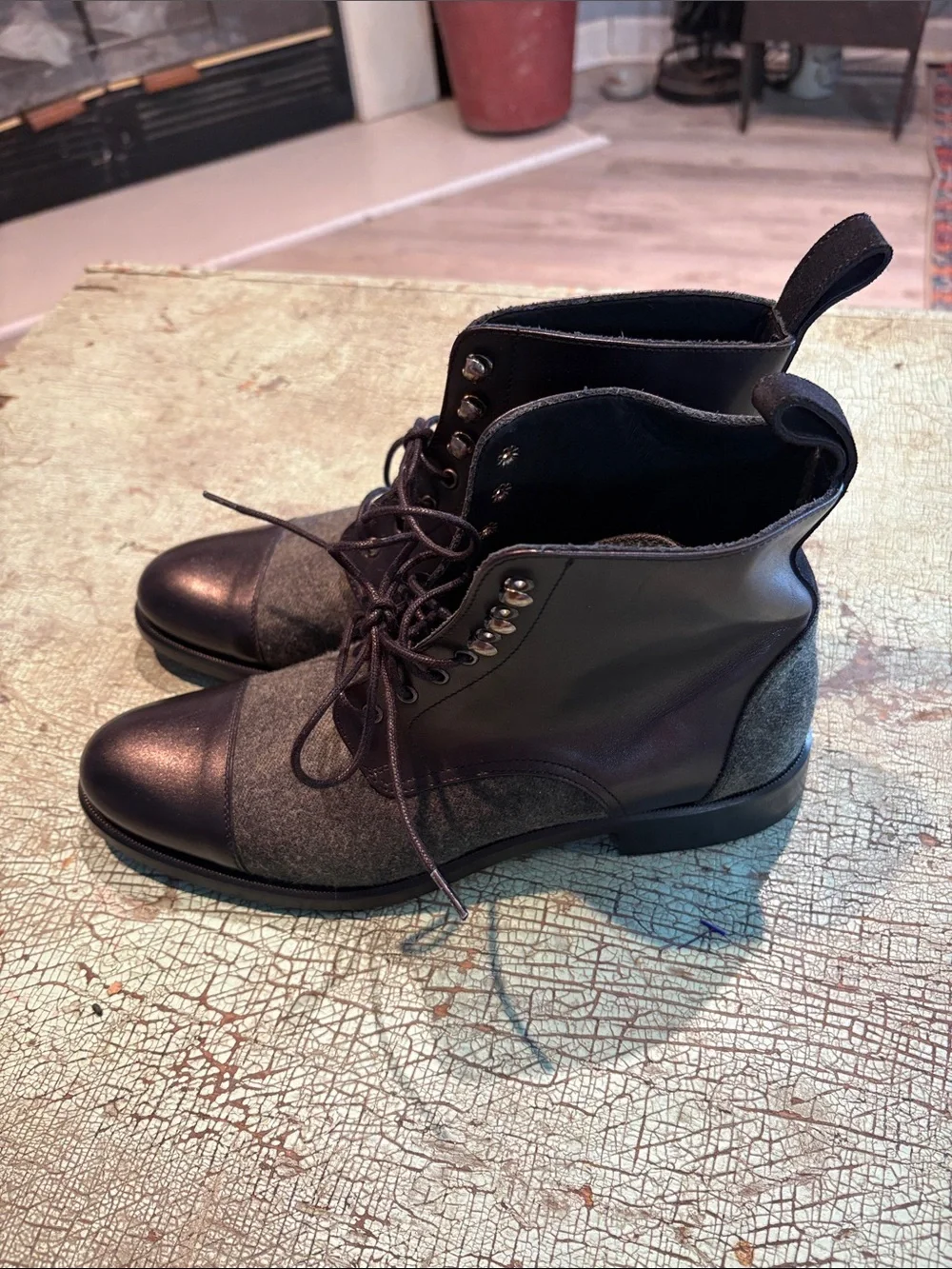 BB Black Leather & Gray Felt Lace-Up Ankle Boots Size 7